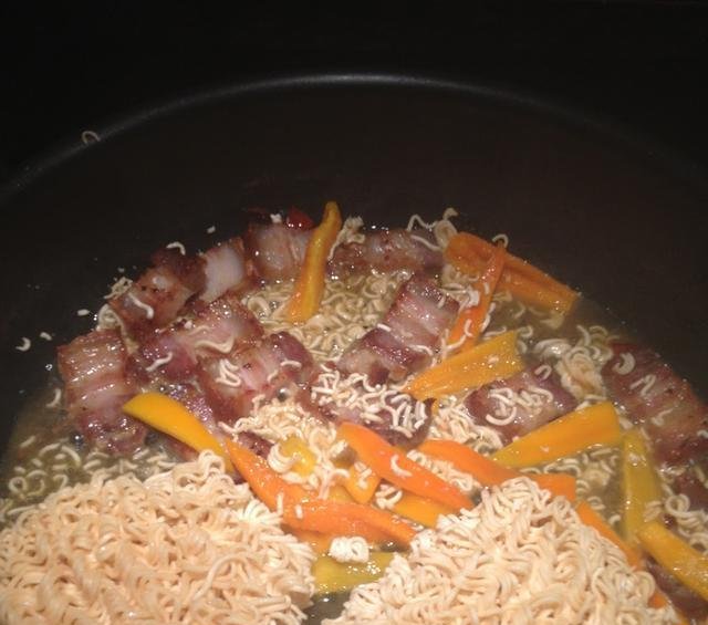 咸猪肉■腌制咸猪肉时,只放盐就错了!多放一点它,肉不长霉,放一年不坏