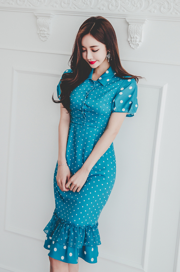 女神孙允珠，琉璃湖泊藻蓝斑点花褶鱼尾裙