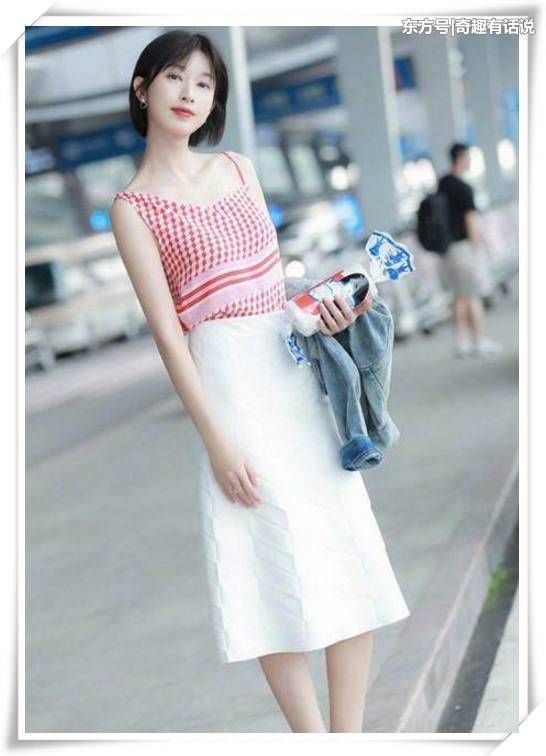 当张俪与韩雪同穿半身裙,网友:终于见识到真正的气质女神!