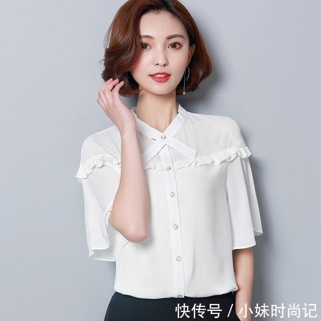 「蕾丝」雪纺轻薄飘逸,蕾丝性感迷离,简简单单穿出你的女人味