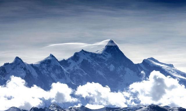 为什么这么多人想选择租车走川藏线自驾游呢？