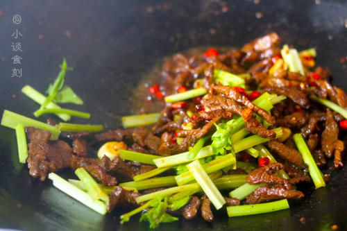  菜籽油@这菜45元一斤，每次我都能吃光一整盘，用它下饭，一锅米饭都不够