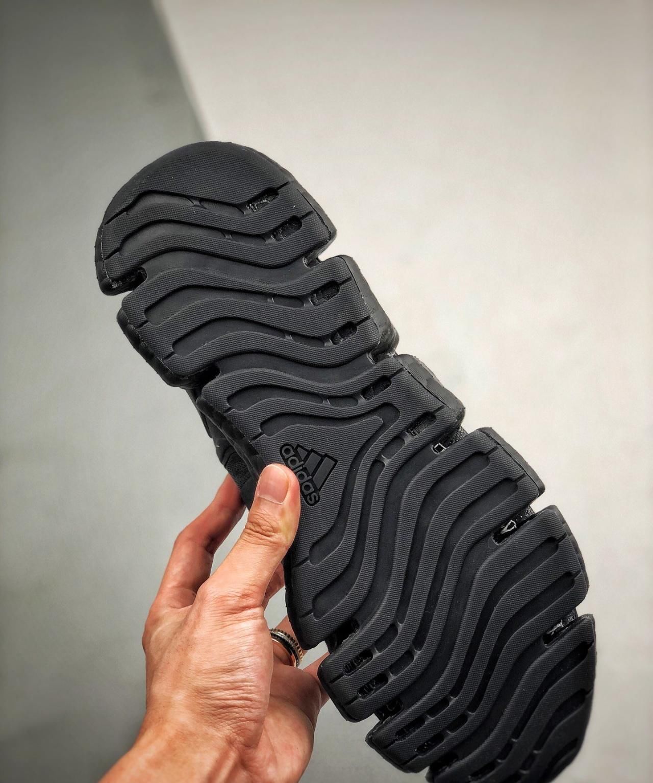  『Climacool』穿上它，就能体验飞一般的感觉了！阿迪达斯Climacool清风跑鞋开箱测评！
