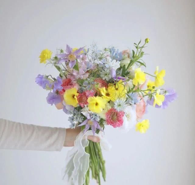  #洗脑#爱上了！和春风一起抵达的香芋紫，比淡黄的长裙还洗脑