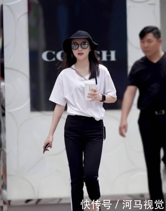 清爽■街拍:清爽大方看起来甜美又减龄,美范十足显你靓丽的好身姿