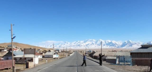  [帕米尔]全球“最荒凉”的公路：3200公里仅2个加油站，也无指示