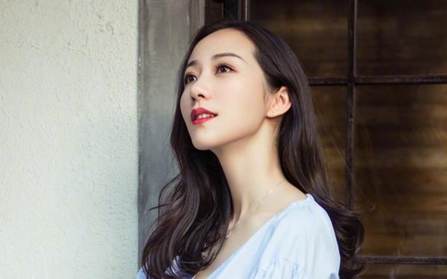 卓伟再爆猛料！跟踪12年的女星原来是她？网友：她你都敢去招惹！