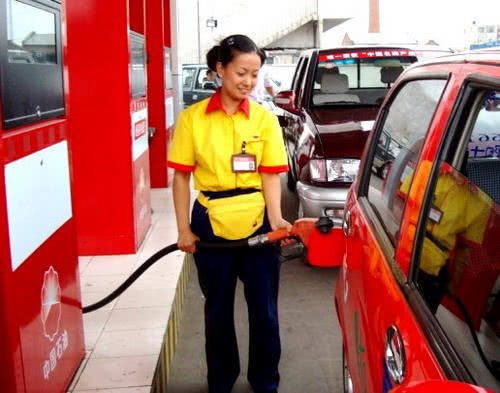 中午去加油更省钱？这五个加油谎言很多人都被骗了！