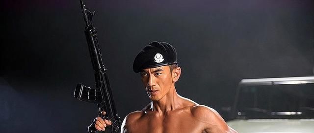 『上线』《狙击手》“狗头老高”任天野再度上线，网友：高中队回来了