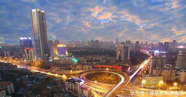 中国长江流域十大城市排行榜，武汉第四、第一名是国际化大都市！