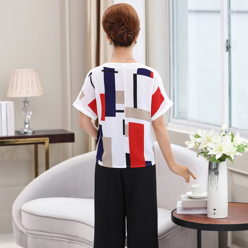 自从买了这款美衣，妈妈衣柜里的衣服都不穿了，只怪那舒适