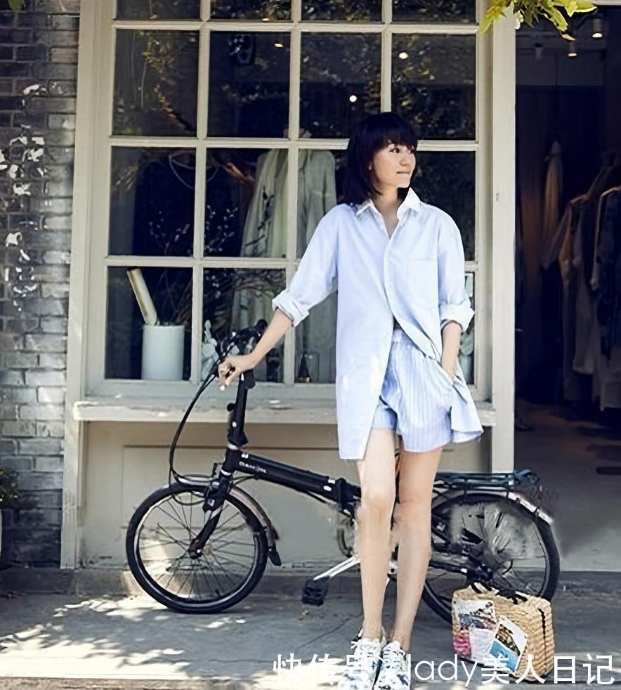 袁泉老到眼窝凹陷，曾被吐槽丑。网友：22岁的她甩高圆圆几条街