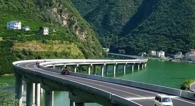 中国最神奇的两条路，一条在湖北，一条在江西