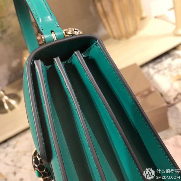 宝格丽祖母绿小号蛇头包入手评测