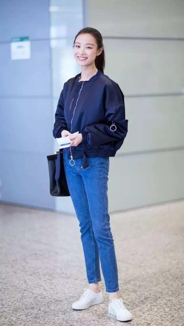 神难穿的红配绿，竟让倪妮穿的蜜汁好看，这套西装让人大开眼界!