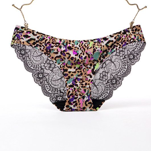 越来越多三四十女人，睡觉不穿睡衣，只穿透明裤，透气不失女人味