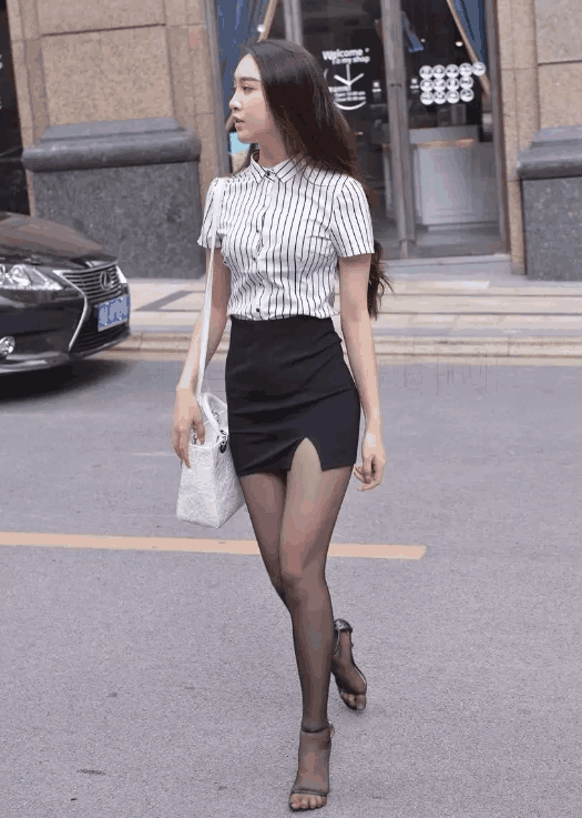 路人街拍, 黑丝包臀裙小姐姐, “楚楚动人”