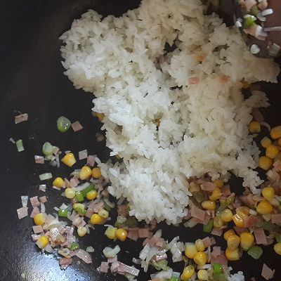  『炸鸡』榨菜蛋包饭配炸鸡