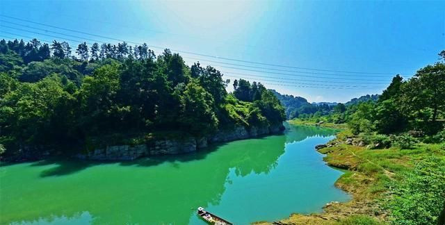 湖北境内有一县城，去趟省会武汉需要8个小时，知道是哪里吗？