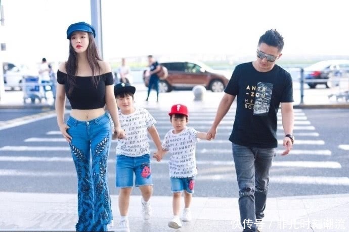 冉莹颖本想穿露脐装秀身材，却被吐槽有“游泳圈”网友：好尴尬！