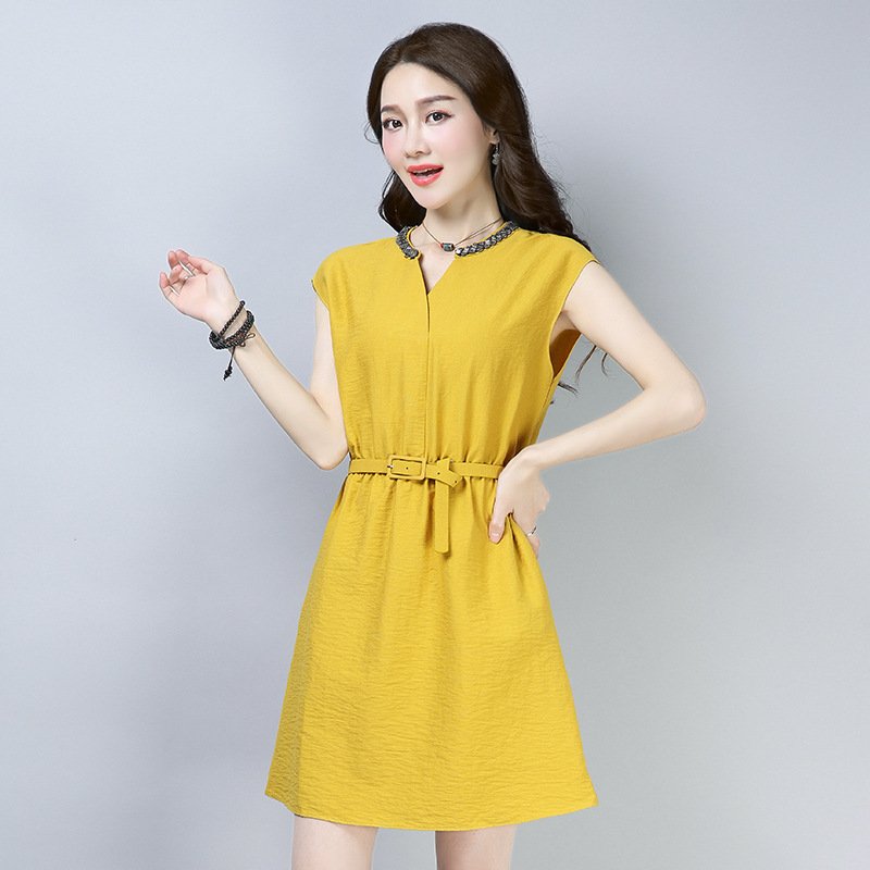 婆婆太会打扮了，不像中年人!原来穿上改良连衣裙，嫩美超减龄