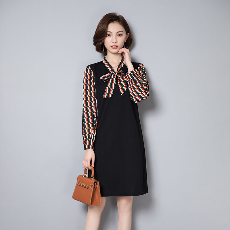 屁股大的胖女人，快试试“瘦死人”棉绸裙，真大胆美的路人直回头