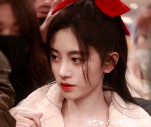 央视春晚加入节目