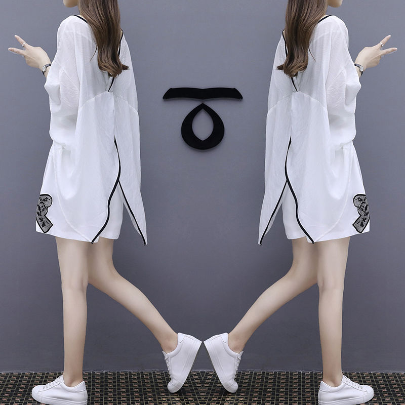 我45岁，至今没人叫我阿姨，夏季就穿短裤套装，不打扮都超显嫩