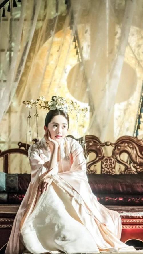 杨幂停工三个月只是传闻！新剧将开拍，看见男主发现娱乐圈有好事