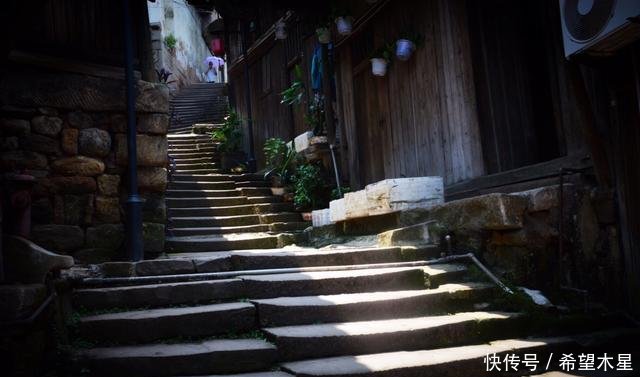 四川一座冷门古镇,始建于明朝时期,少有外地游客