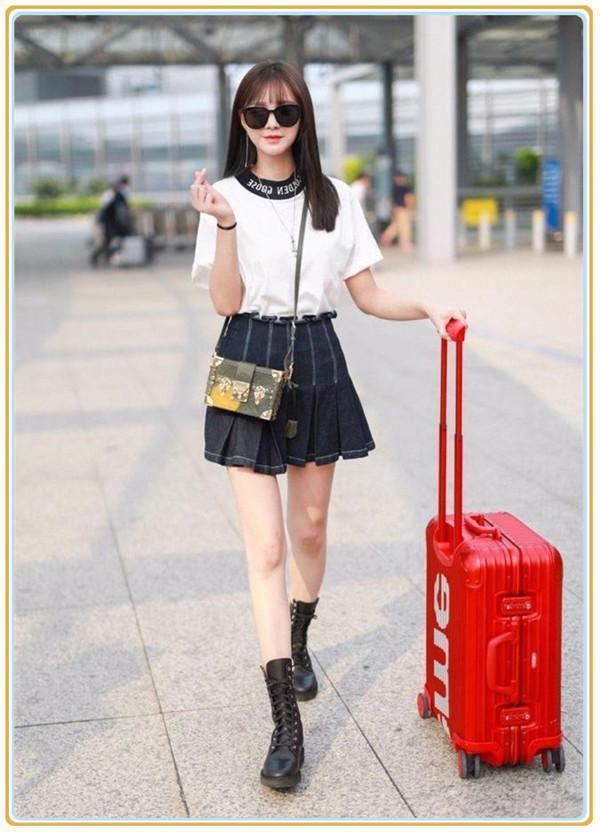 董洁是有多嫩？38岁穿百褶裙美成初恋，撞上29岁沈梦辰都一点没输