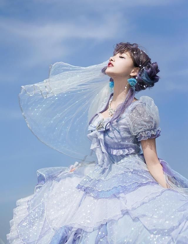  [裙摆]本以为普通洛丽塔够美了，当看到“水母裙”那刻
