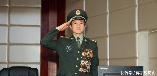 “特战伞王”曾被部队保送陆军学院深造，2次获个人“一等功”