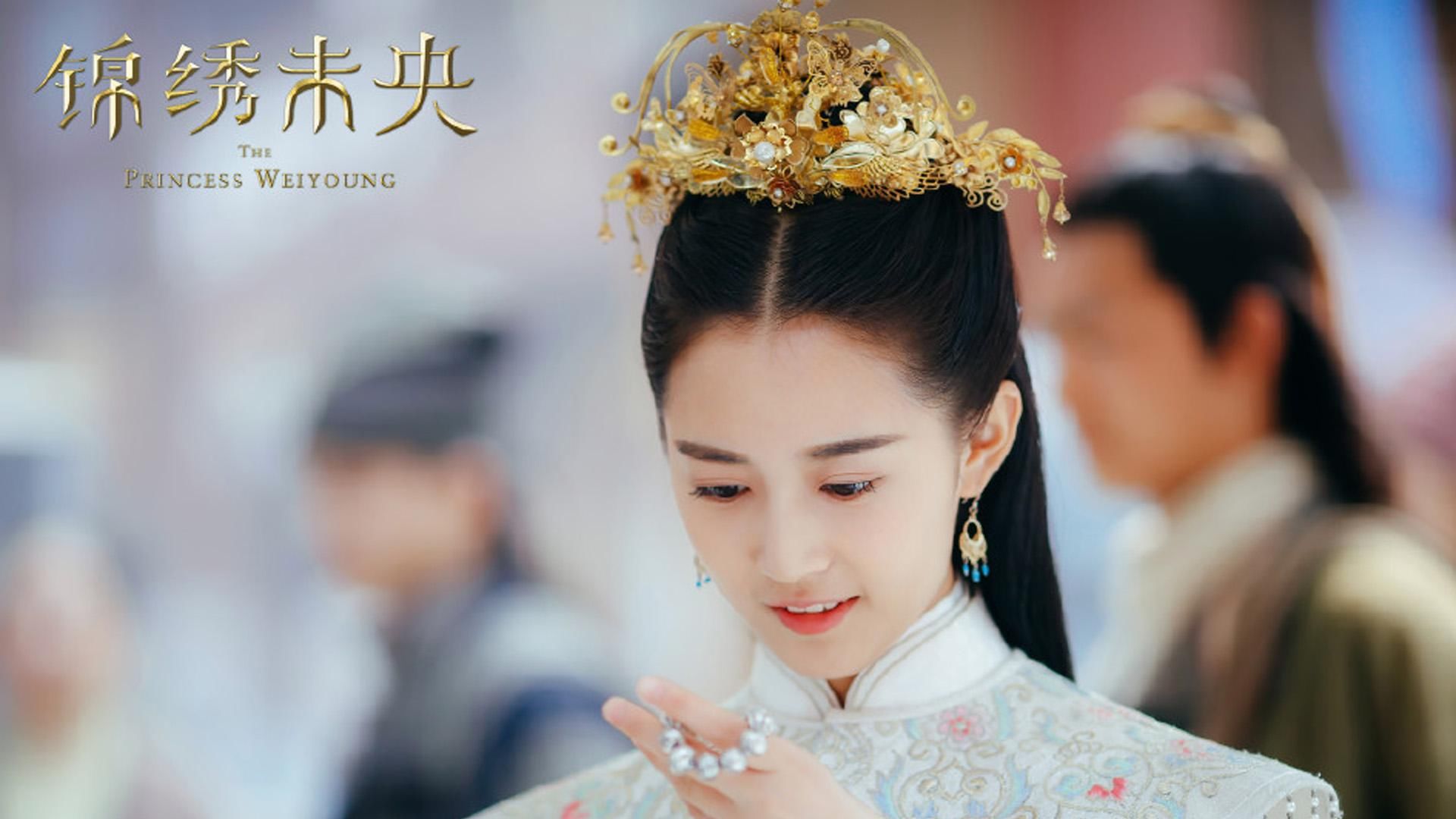 深刻：陈钰琪新剧来袭，挑战民国造型，短发像假小子