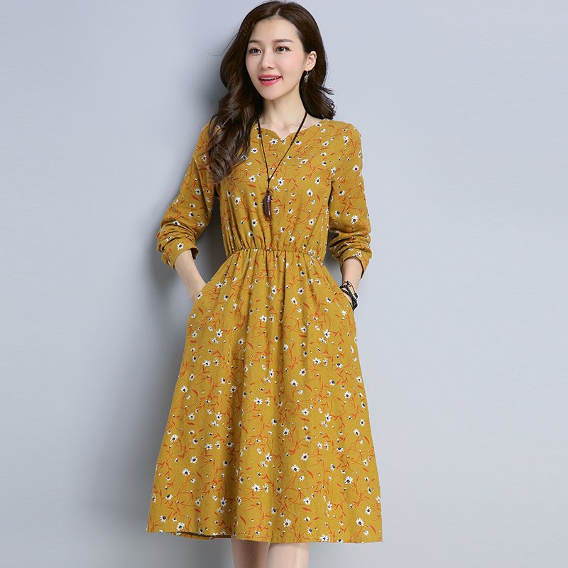 别傻傻穿打底裤了!今秋流行棉麻裙+平鞋，适合45-60岁女人