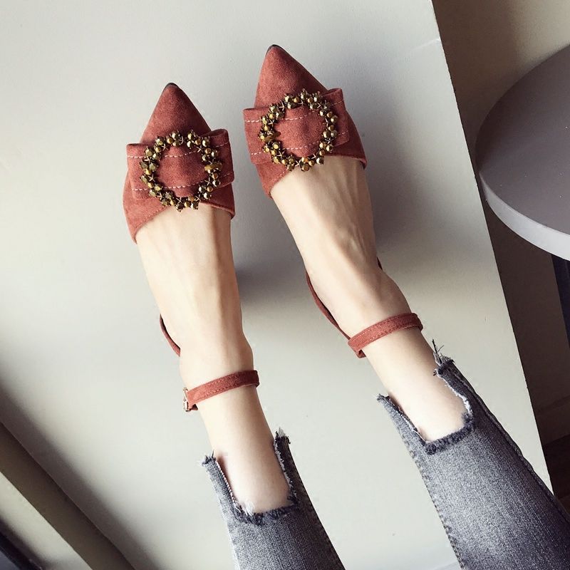 妹子，累脚的高跟鞋别穿了，今秋流行这样的女鞋，优雅大方不累人