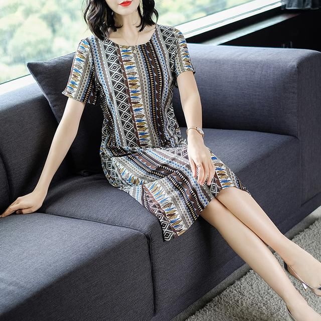 不骗你!从未见过如此洋气的欧货裙，比旗袍还要端庄高雅，超嫩美