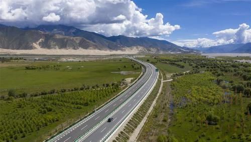  「防护林」荒漠变绿洲 穷乡变富地