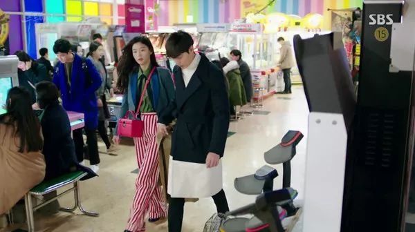 全智贤的超强气场多亏了这条裤子!学会阔腿裤的3种穿法还怕自己不