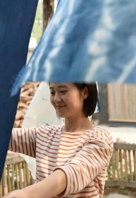 『小院』20多岁的年龄差距,却把一个破烂的农家小院变成了“桃花源”