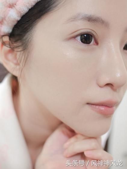 牙膏拌白醋抹脸,美白去皱,脸蛋水嫩嫩似儿童