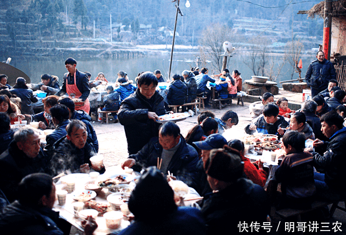  「宴席」乡下酒席也变了味，农民：份子钱越来越高，你吃消了吗
