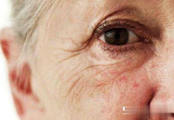 睡前别忘用它洗脸，连续一周，脸蛋白皙光滑更显年轻