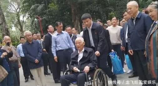 95岁叶选平率亲属缅怀叶剑英元帅！