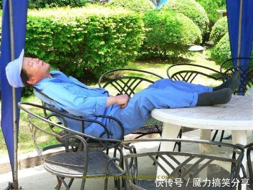 蹲姿:亚洲蹲之后,中国又一“神操作”难倒老外,外国人中国功