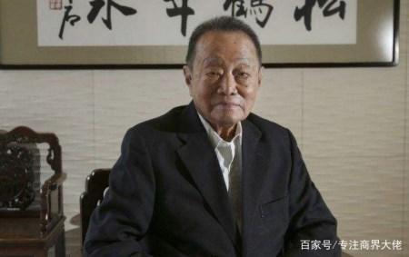 他是华人商界最成功、最受尊敬的富豪，数十年却只采访了两次！