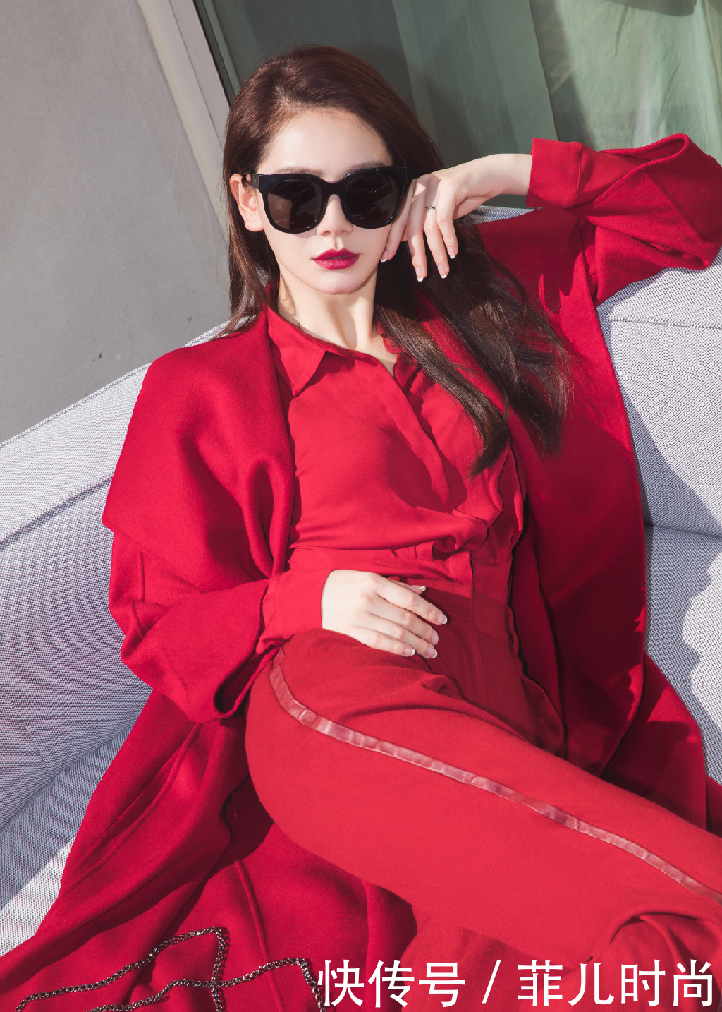 戚薇穿短裤在台上走秀，不料被粗壮的大腿抢镜，网友：是真实的？