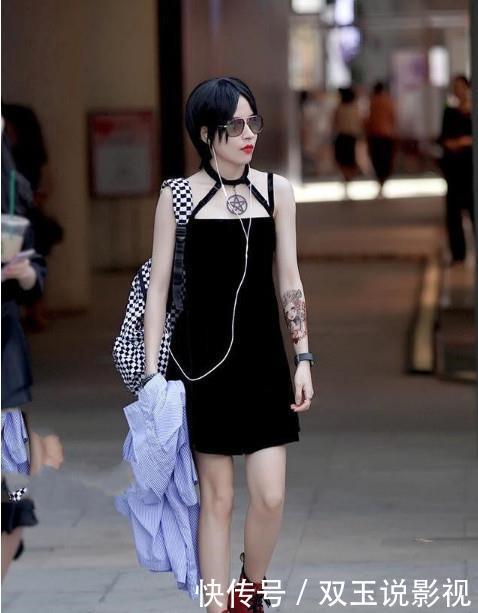 街拍：穿古装出镜的美女，图5这一身走大街上回头率很高吧！