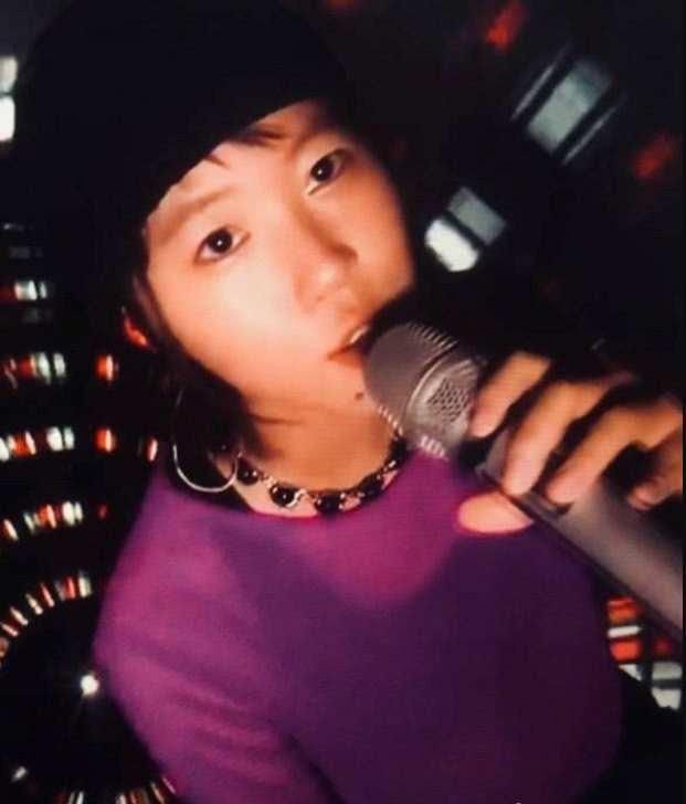 窦靖童风格“大反转”,粉色造型展现出女人味,终于像个女孩子了