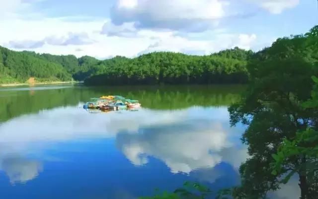 比九寨沟人少，比青海湖便宜，这些才是西安周边最值得去的湖泊!